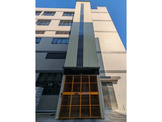 导轨式升降平台